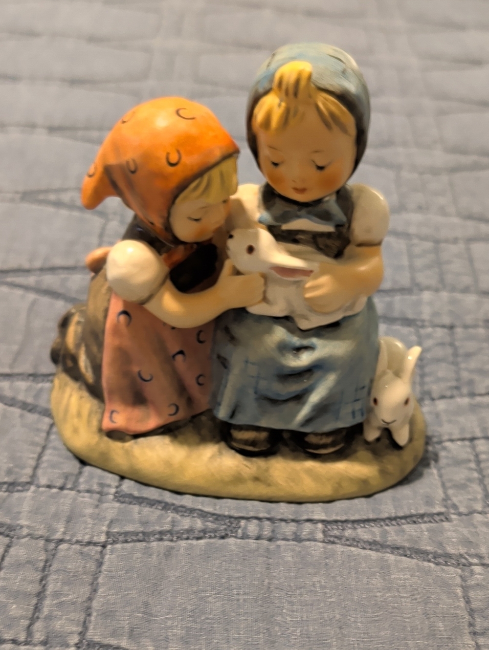 Eastertime Hummel 384
